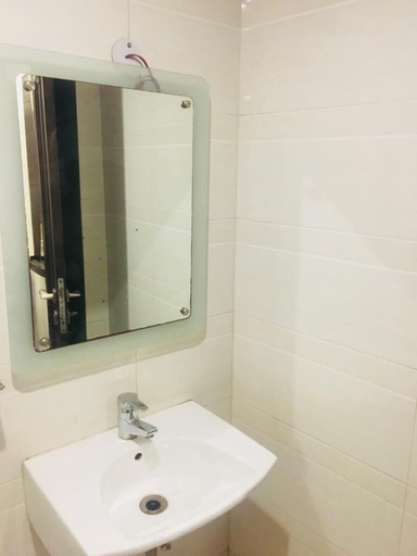 Bathroom 2, Hotel Gaylord, Delhi