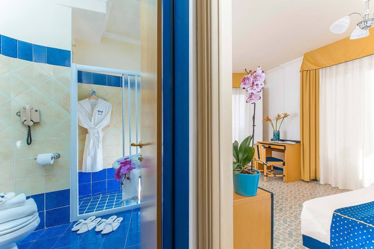 Bathroom 5, Il Gattopardo Hotel Terme & Beauty Farm, Napoli