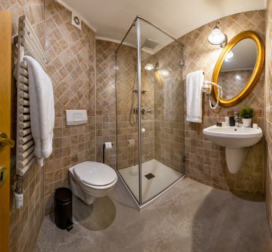 Bathroom 5, Hotel Korona, Sighisoara