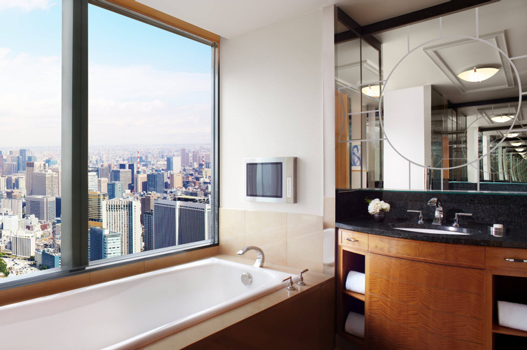Bedroom 4, The Ritz-Carlton, Tokyo, Minato