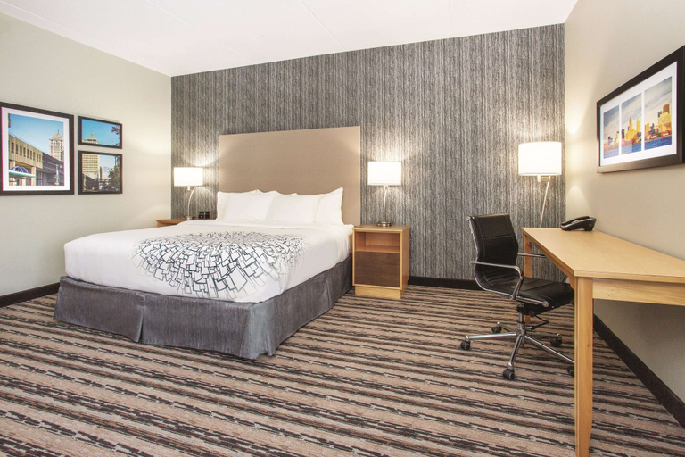 Bedroom 3, La Quinta Inn & Suites by Wyndham Buffalo Amherst, Erie