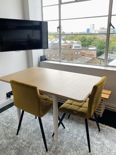 Others 4, Beautiful Quality Apartment in Camden, London