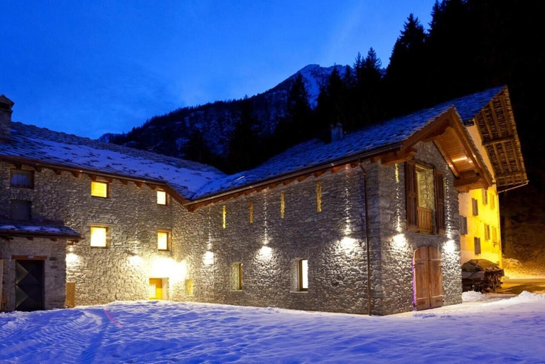 Exterior & Views 2, Dresalwoald, Aosta