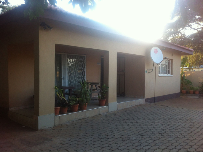 Exterior & Views 2, Plateau Guest House, Chobe
