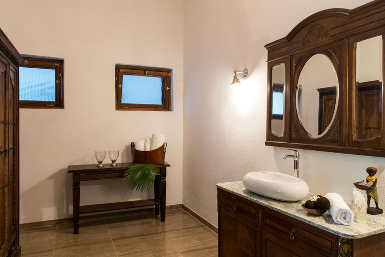 Bathroom 5, Tikitam Palms Boutique Hotel, Kaskazini 'B'