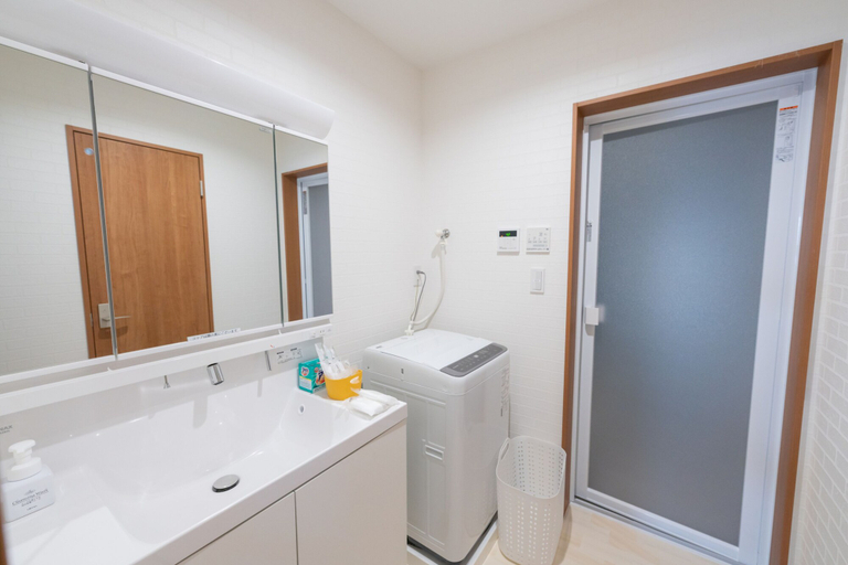 Bathroom 3, Villa Capri Miyakojima, Miyakojima