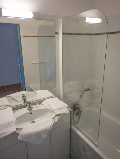 Bathroom 5, Résidence Ilbarritz, Pyrénées-Atlantiques