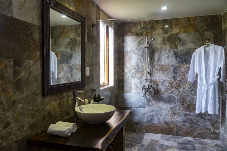 Bathroom 3, Louis Villa Hoi An, Da Nang