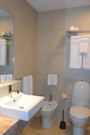 Bathroom 4, Vila Ventura Apartment Hotel, Santa Cruz