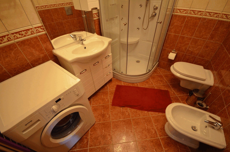 Bathroom 3, Apartments Komljen, Vir