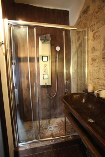 Bathroom 4, Rifugio Degli Svevi, Bari