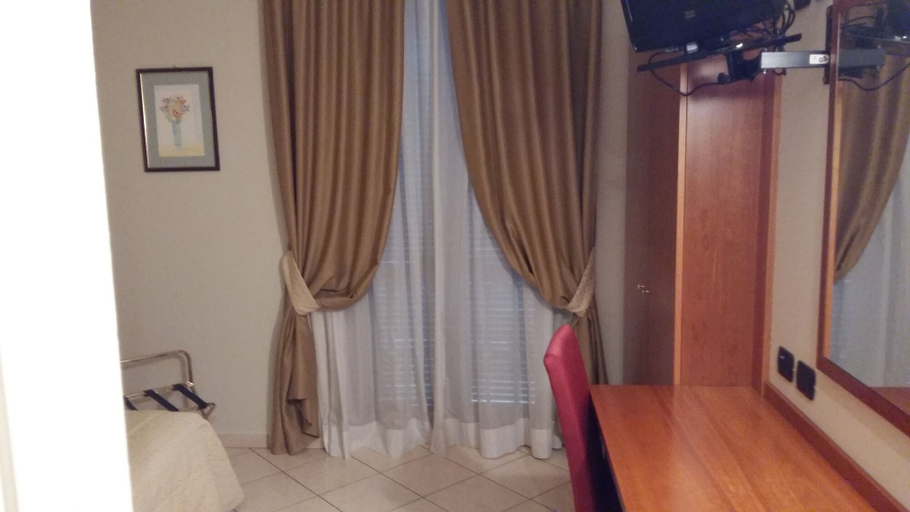 Others 5, Hotel Cavour Asti, Asti