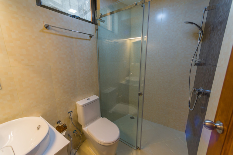 Bathroom 4, Unima Grand, Malé