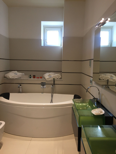 Bathroom 5, Palazzo Confalone, Salerno