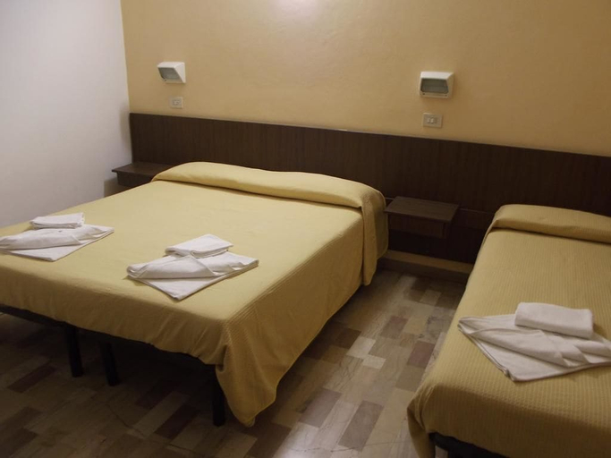 Bedroom 3, Hotel Annetta, Rimini