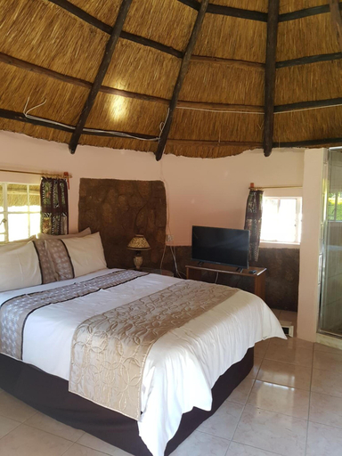 Bedroom 2, Lynn's Guest House, Bulawayo