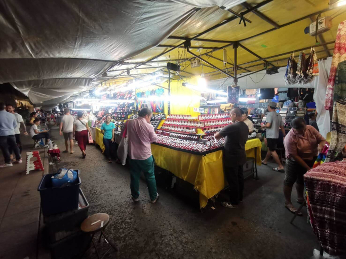 Food & Drinks 4, The Pavilion Place, Bang Rak