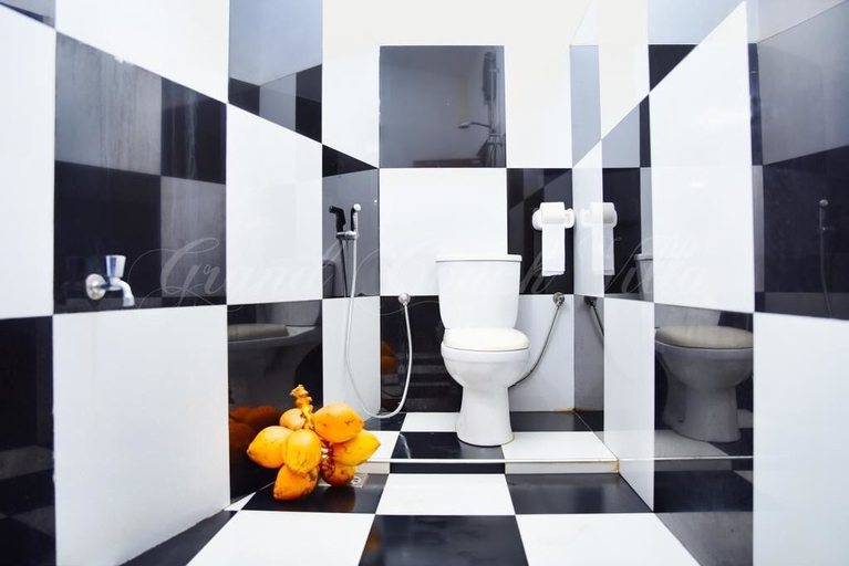 Bathroom 3, Grand Conch Villa, Tangalle
