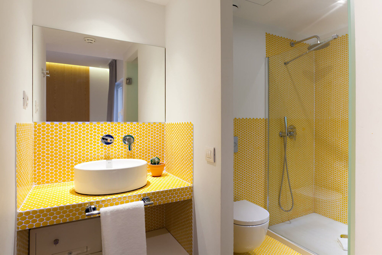 Bathroom 5, SLEEP’N Atocha – B Corp Certified, Madrid