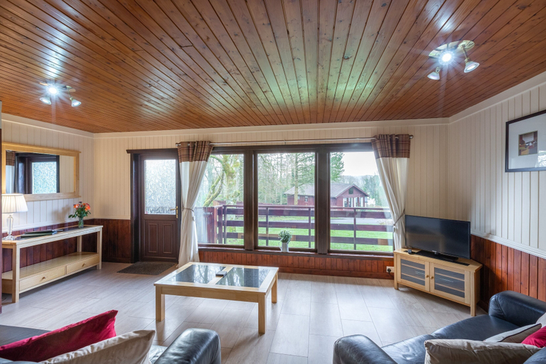 Others 4, Bluebell Lodge 4 with Hot Tub, Dumfries and Galloway
