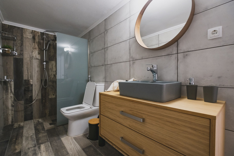 Bathroom, D&G Lux City Flat next to Old Town, Crete