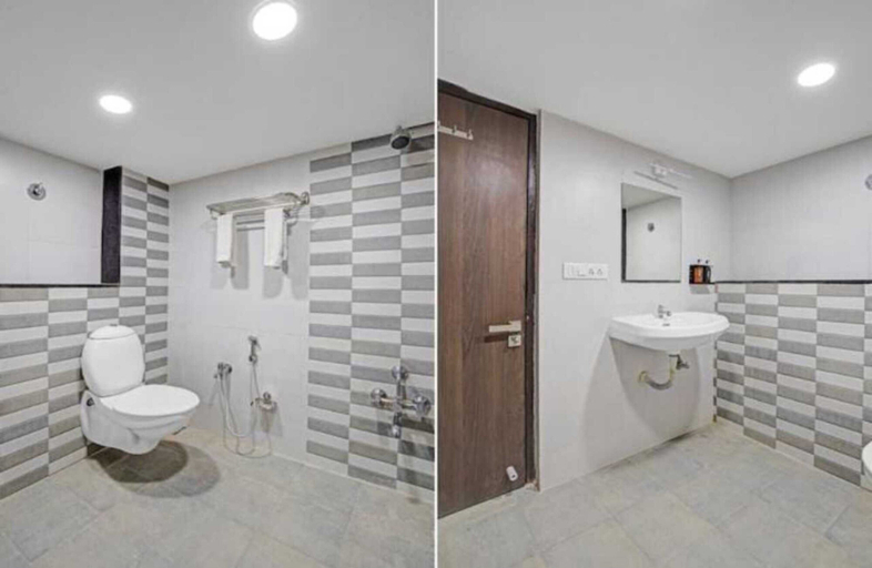 Bathroom 4, Alba Premier, Ahmadabad