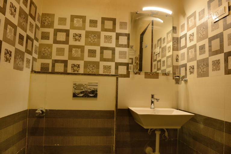 Bathroom 5, Hotel STM Palace, Coimbatore
