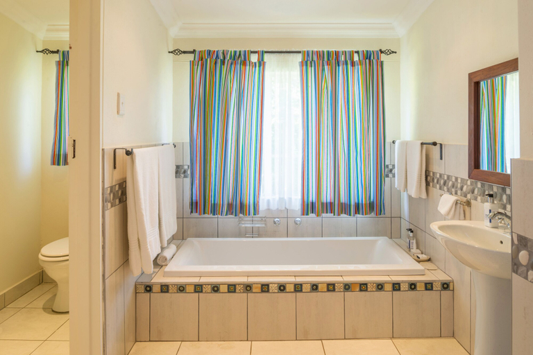 Bathroom 5, Batonka Guest Lodge, Hwange
