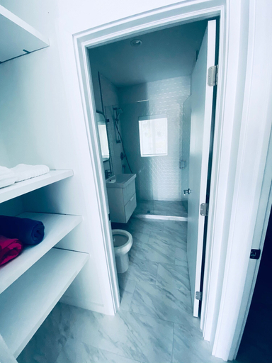 Bathroom 3, The Marlin Beachside, Broward