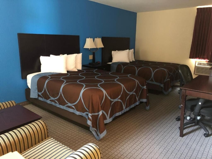 Bedroom 2, AmeriVu Inn & Suites, Eau Claire
