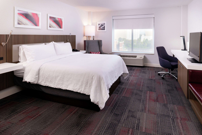 Bedroom 3, Hilton Garden Inn Columbia Downtown, SC, Richland