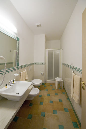 Bathroom 5, Villa Fanusa, Syracuse