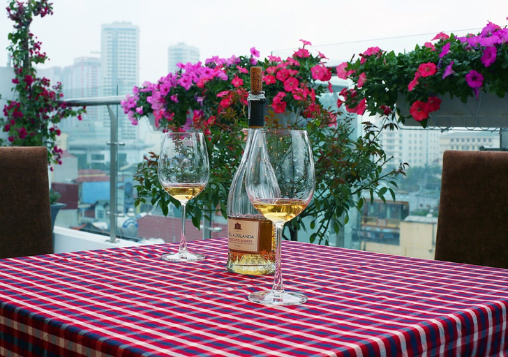 Food & Drinks 4, Newsky Serviced Apartment, Cầu Giấy