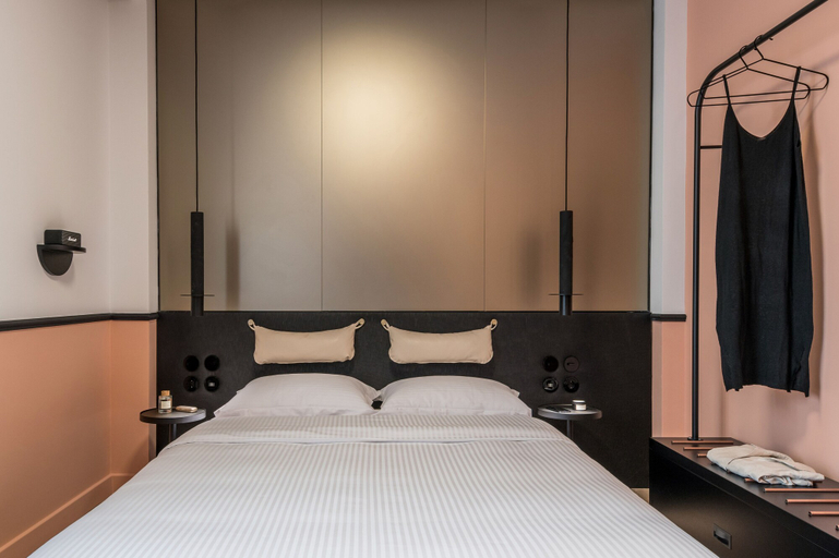 Bedroom 5, 72 AD Suites, Central Macedonia