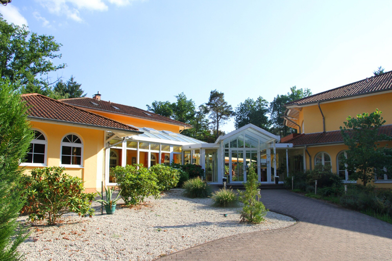 Hostellerie Bacher GmbH, Neunkirchen