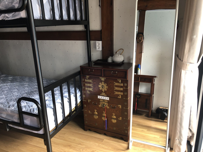 Bedroom 3, The Hanok & Spa, Buk