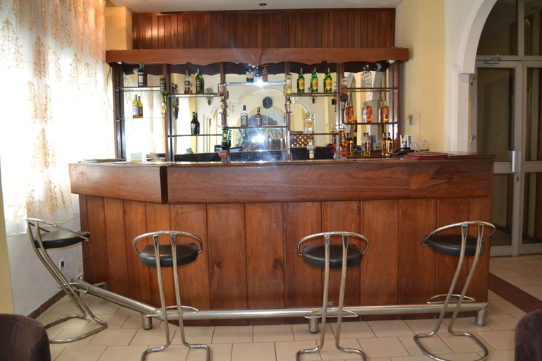Food & Drinks 5, Hôtel Akena City, Wouri