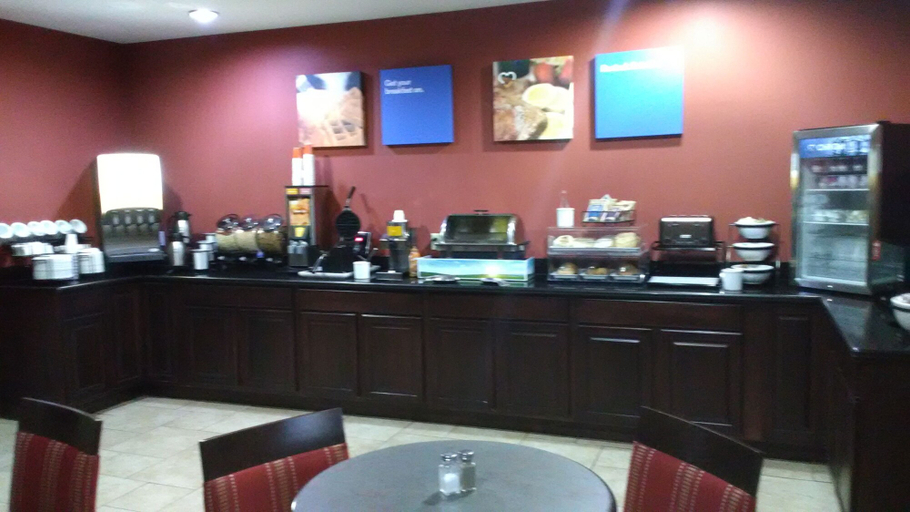 Food & Drinks 5, Quality Inn & Suites Port Huron, Saint Clair