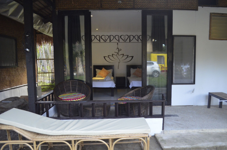 Food & Drinks 5, Peace & Love Beach Club, Roxas