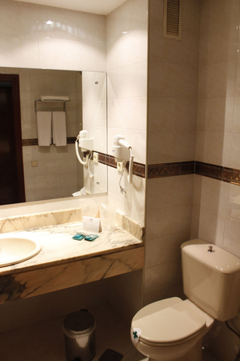 Bathroom 3, B&B Hotel Gijón Centro Begoña, Asturias