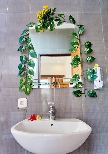 Bathroom 4, Nyuh Gading Home Stay Lembongan, Klungkung