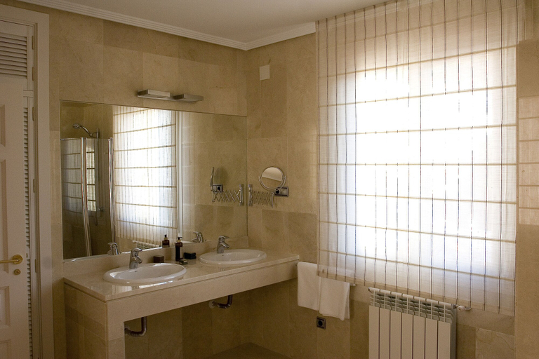 Bathroom 3, Monte San Gines, Huelva