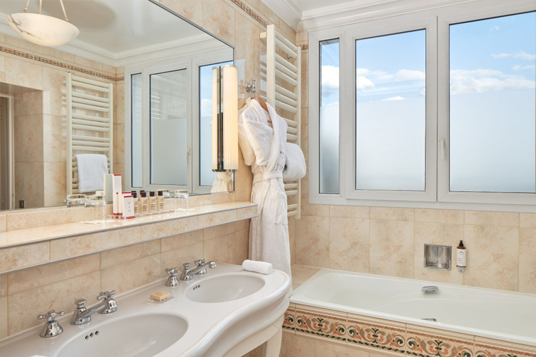Bathroom 4, Hotel Raphael, Paris