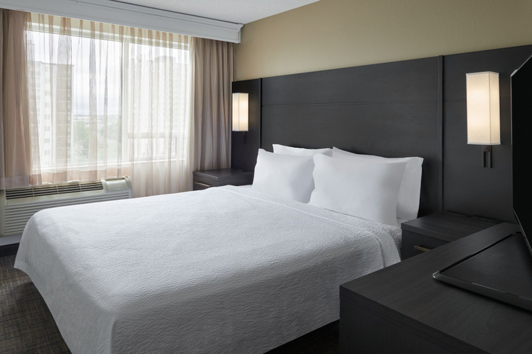Bedroom 3, Residence Inn London Downtown, Middlesex