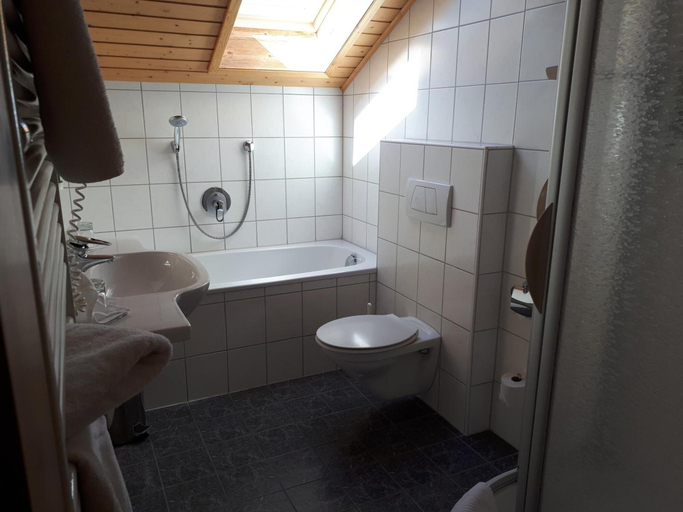 Bathroom, Hotel und Gasthof Spessarttor, Main-Spessart
