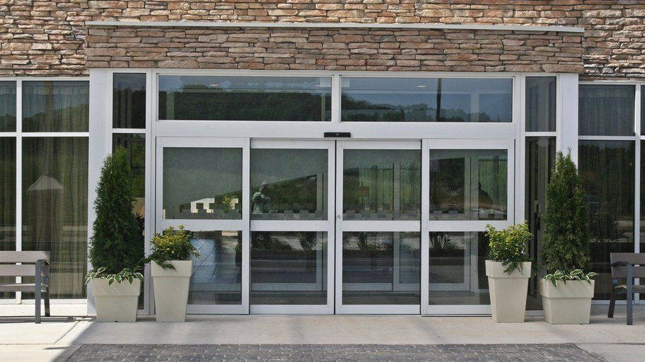 Exterior & Views 5, Holiday Inn GUIN by IHG, Marion