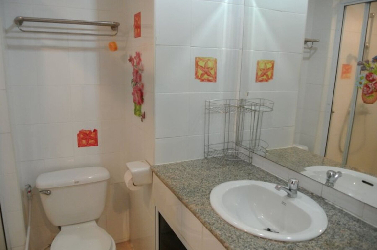 Bathroom 3, View Talay 1B Floor 6 Room, Pattaya