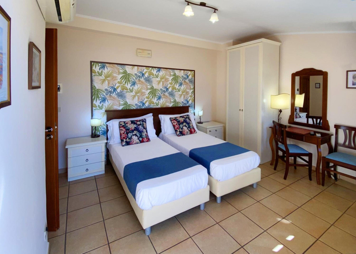 Bedroom 3, Casa Famiani Bed & Breakfast, Messina