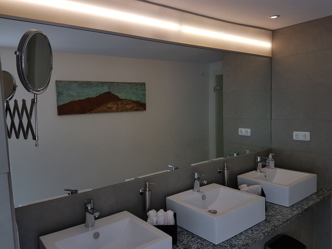 Bathroom 5, RheinRiver Guesthouse - Direkt am Rhein, Leverkusen