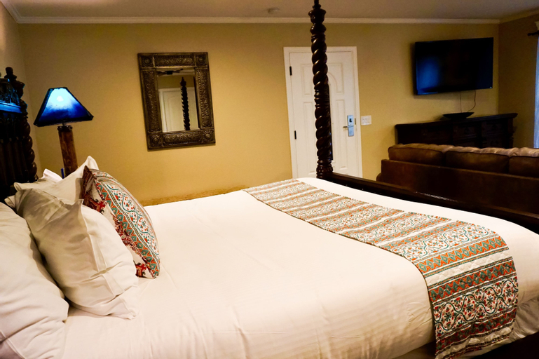 Bedroom 4, Lantern Light Inn - Romantic Getaway, Yavapai